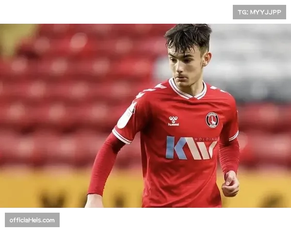 战术复盘：深度解析昨日比赛，一次失败的“交叉掩护”发球是如何被对手完全识破的